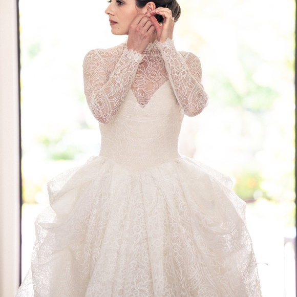 VERA WANG WEDDING DRESS - Picture 6 of 13